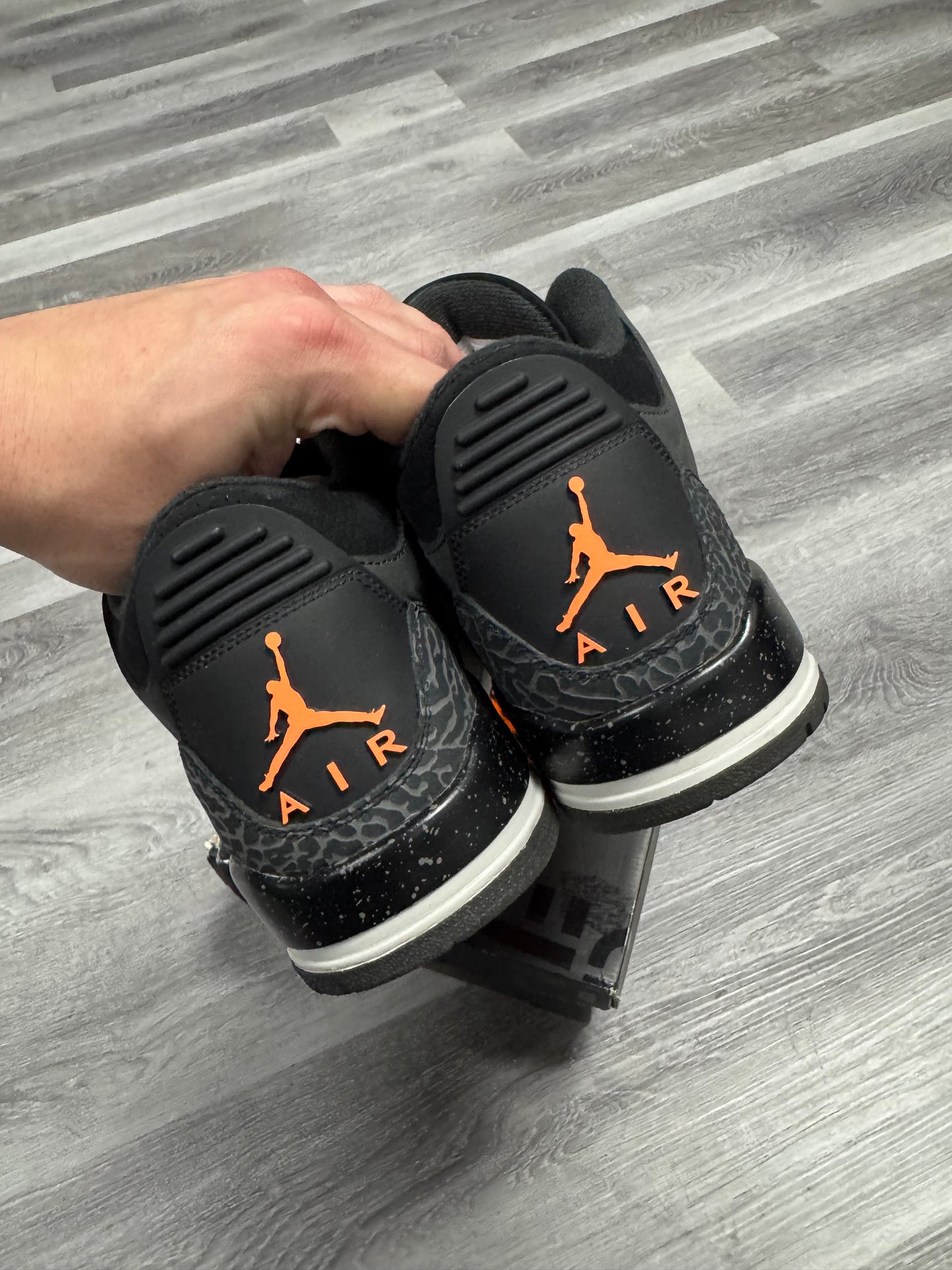 Jordan 3 Fear / Preowned