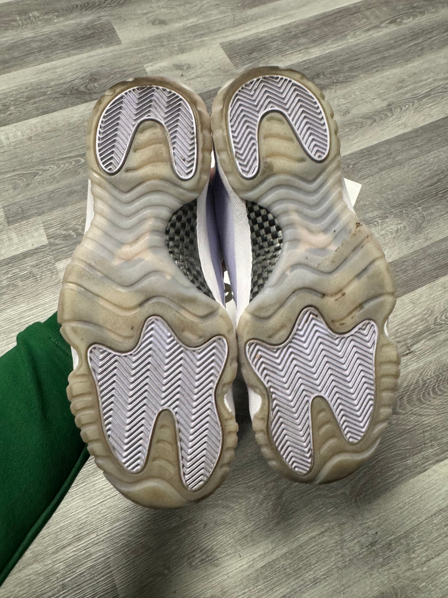 Jordan 11 Low Pure Violet / Preowned