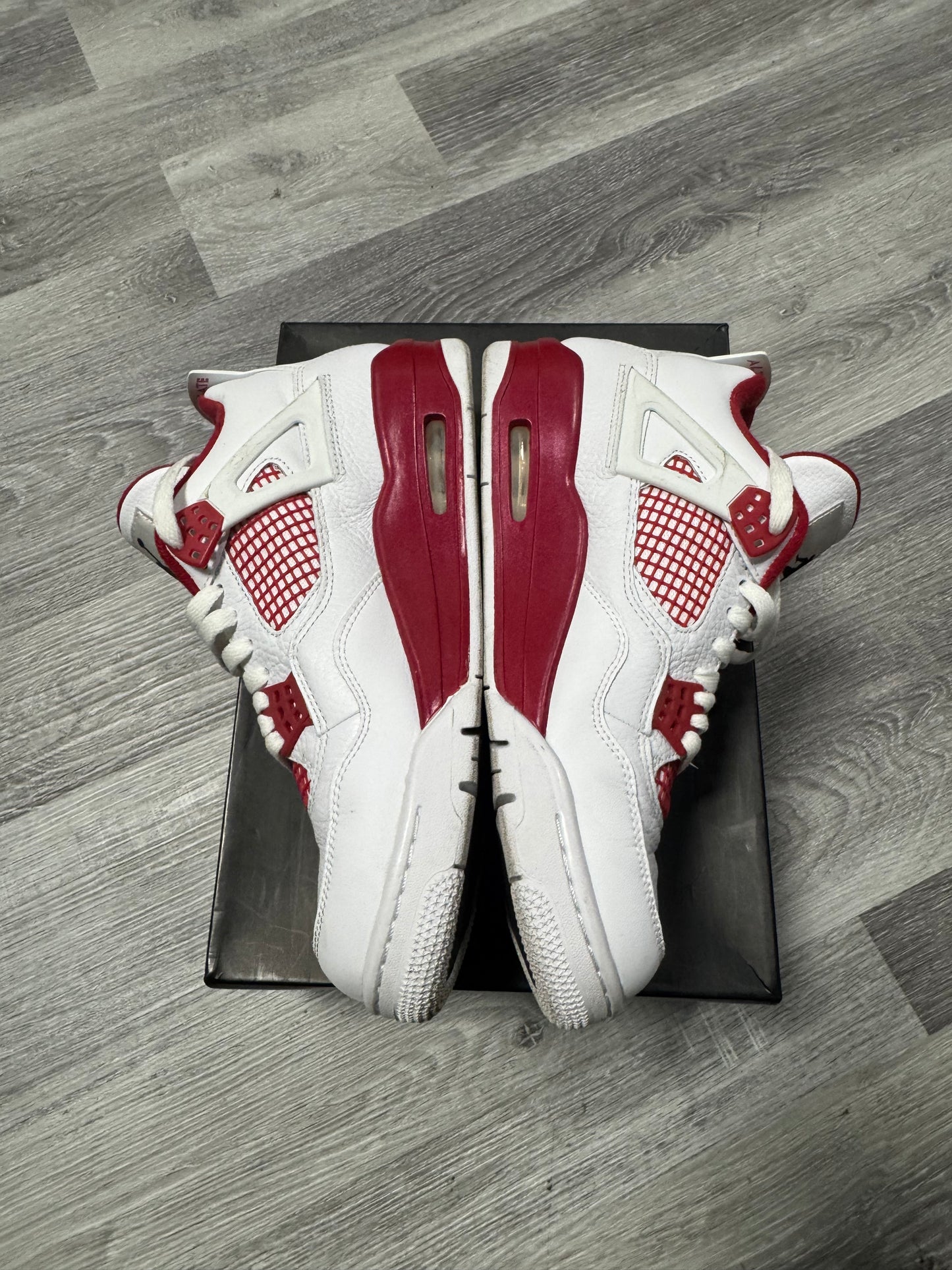 Jordan 4 Alternate 89 / Preowned