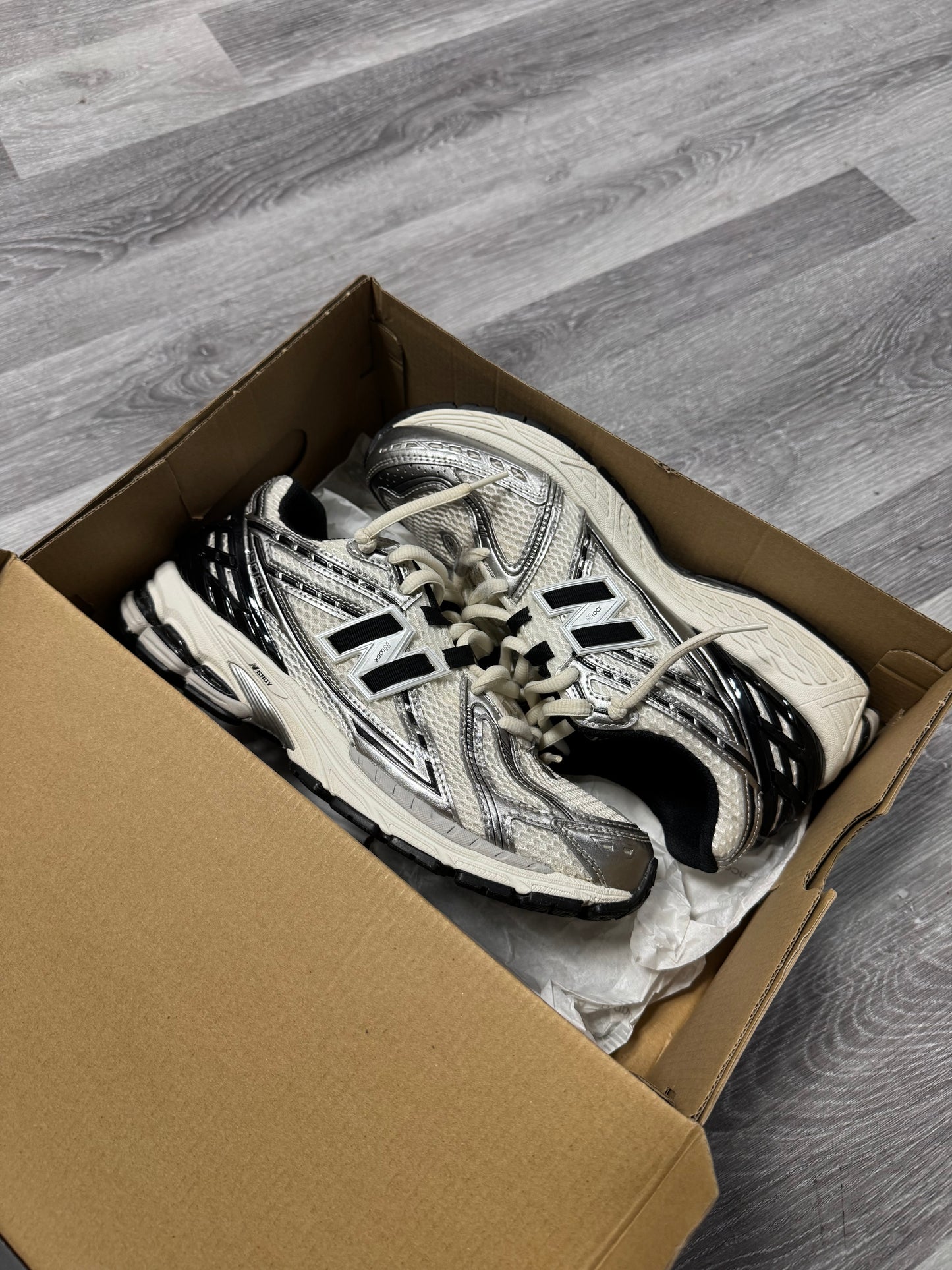 New Balance 1906R Silver Black / Preowned