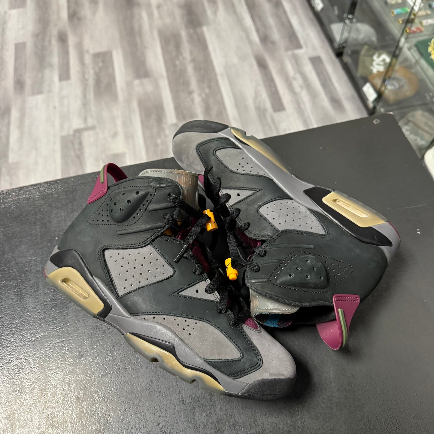 Jordan 6 Bordeaux / Preowned