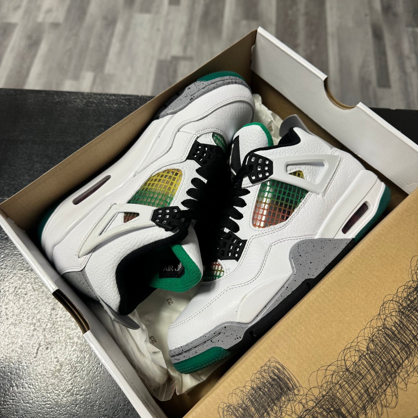 Jordan 4 Rasta / Preowned