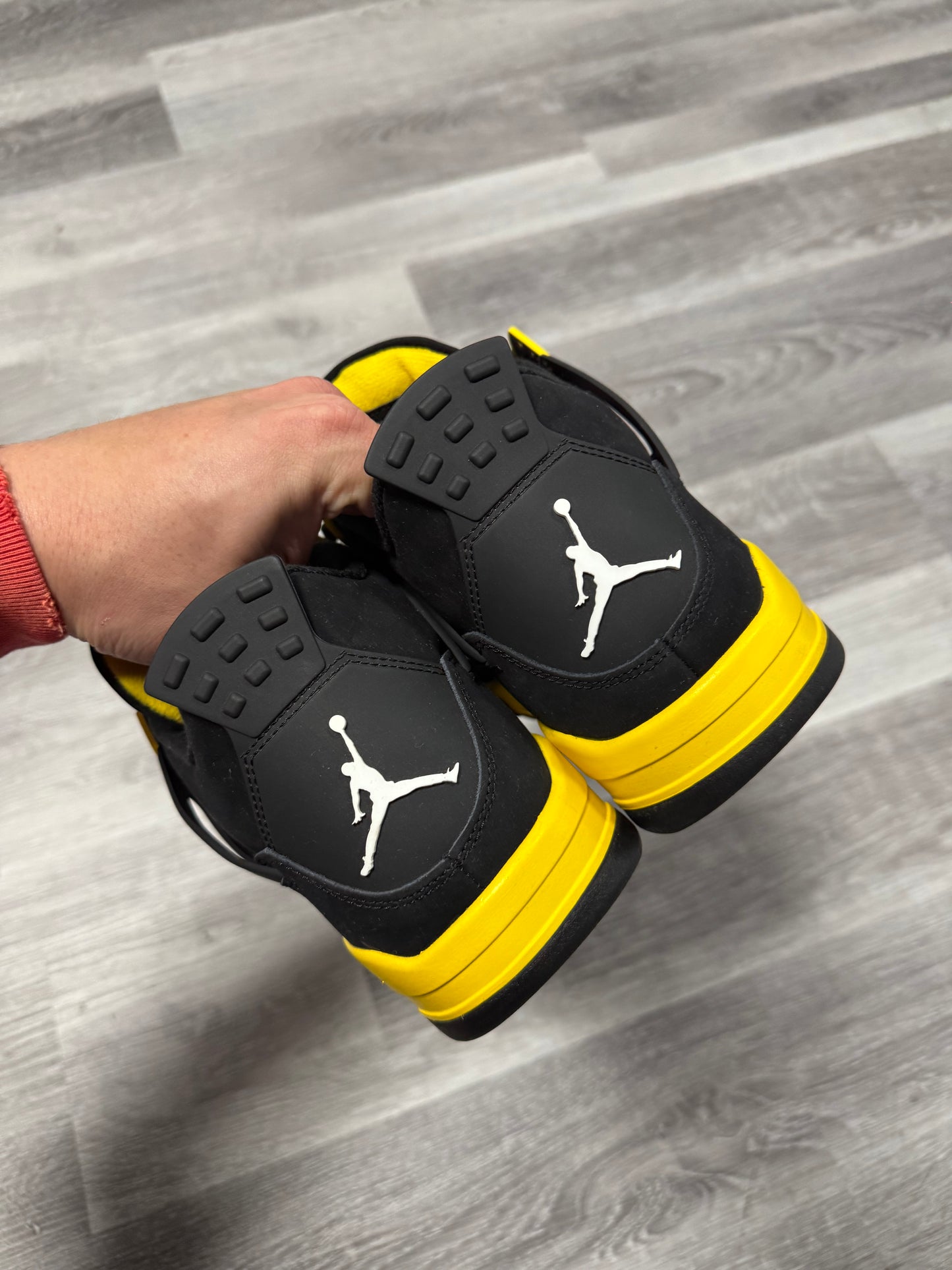 Jordan 4 Thunder / Preowned