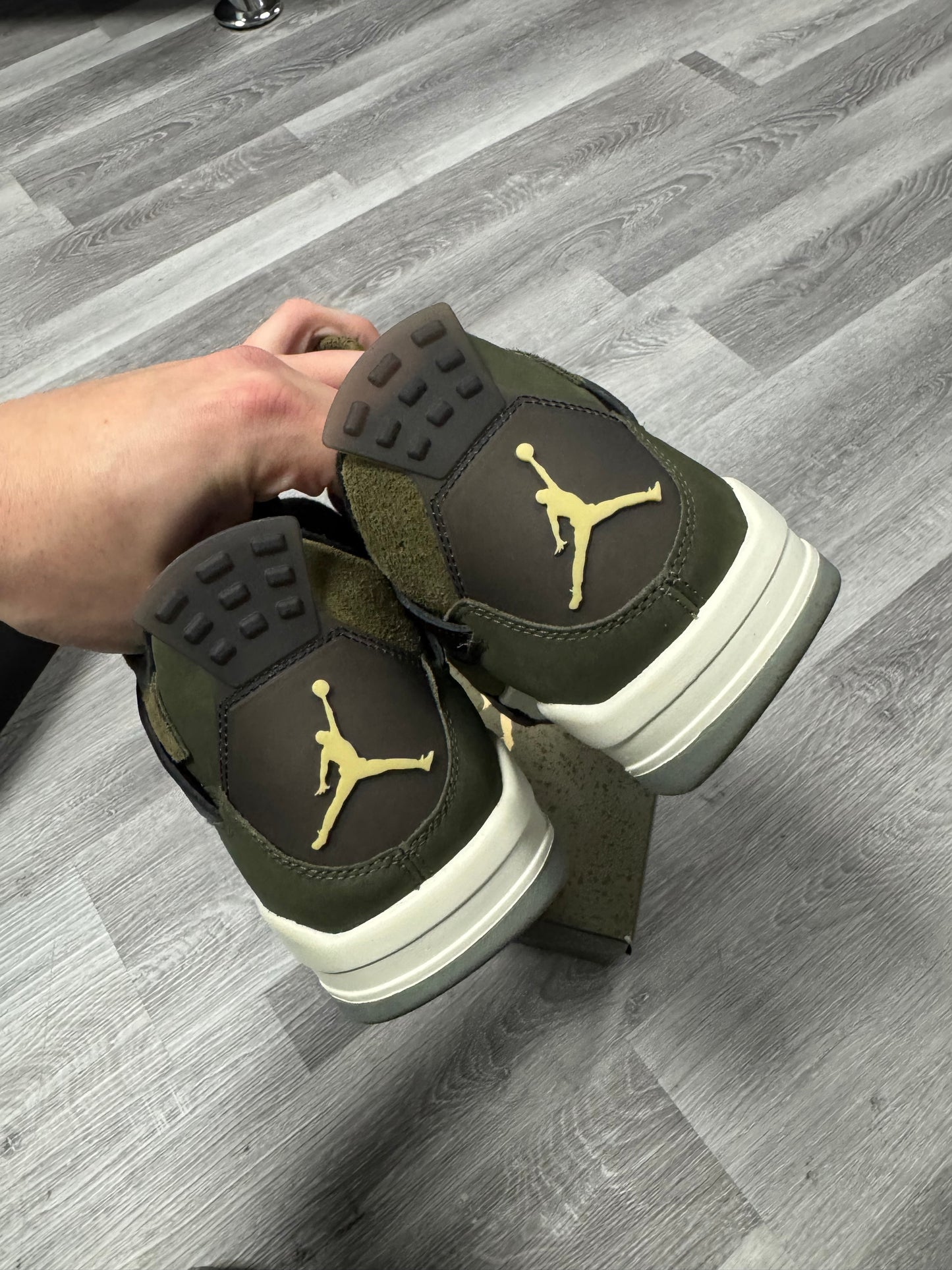 Jordan 4 Craft Olive / Preowned