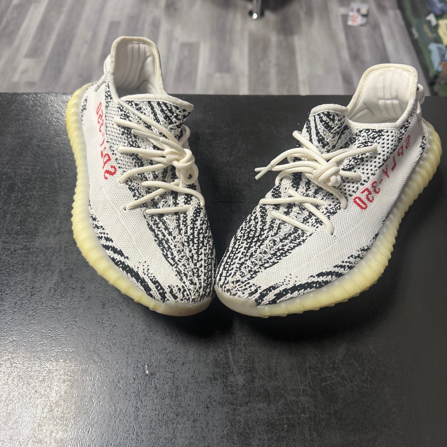 Yeezy 350 Zebra / Preowned