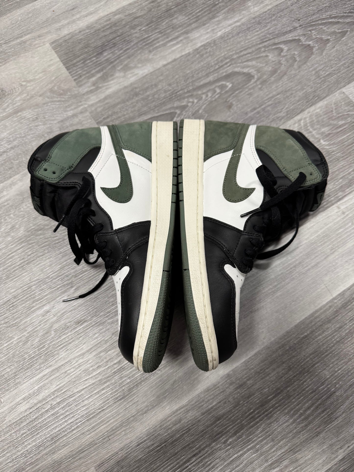 Jordan 1 Clay Green / Preowned