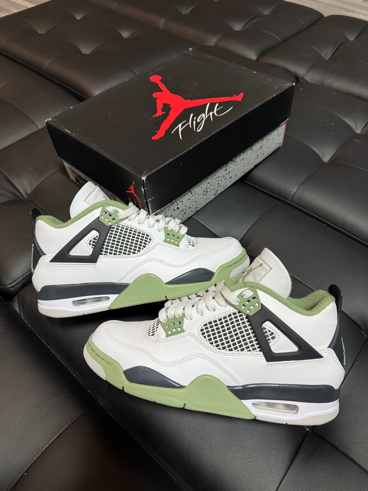 Jordan 4 Seafoam / Preowned
