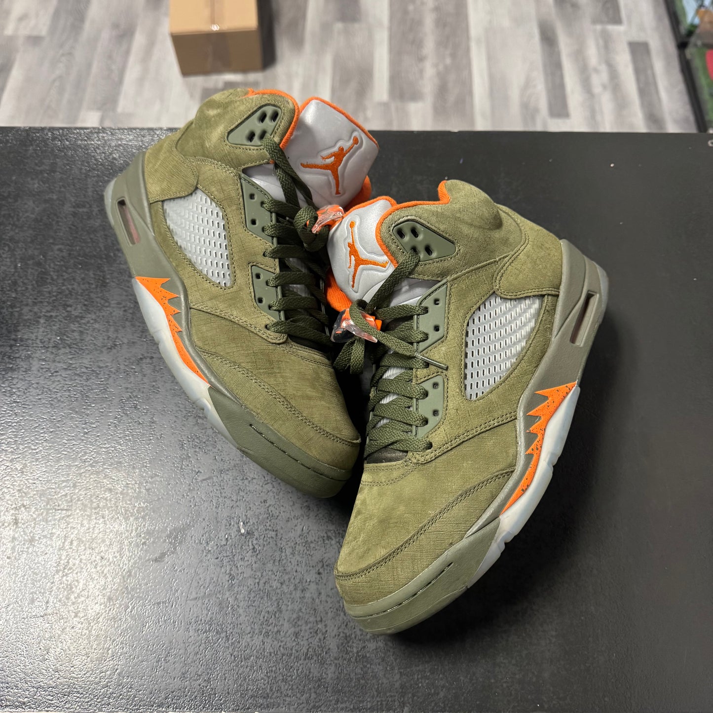 Jordan 5 Olive / Preowned