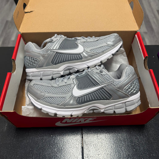 Nike Zoom Vomero 5 Cool Grey / Preowned