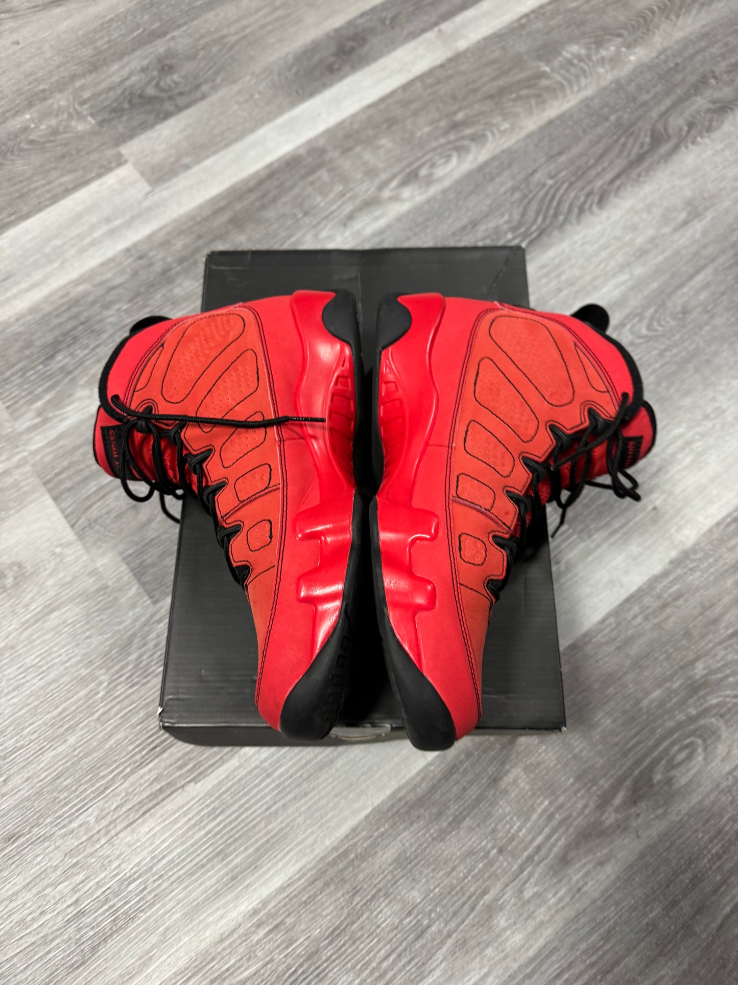 Jordan 9 Motorboat Jones / Preowned