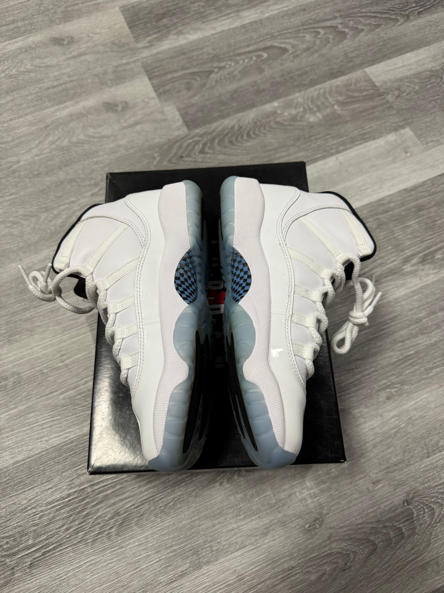 Jordan 11 Legend Blue / Preowned