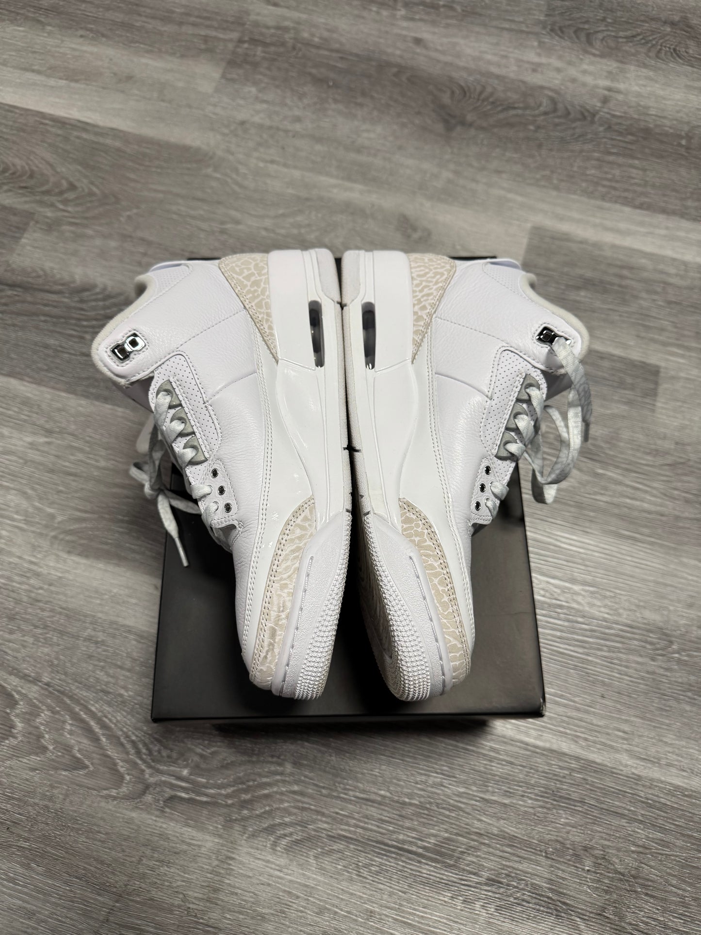 Jordan 3 Pure Money / Preowned