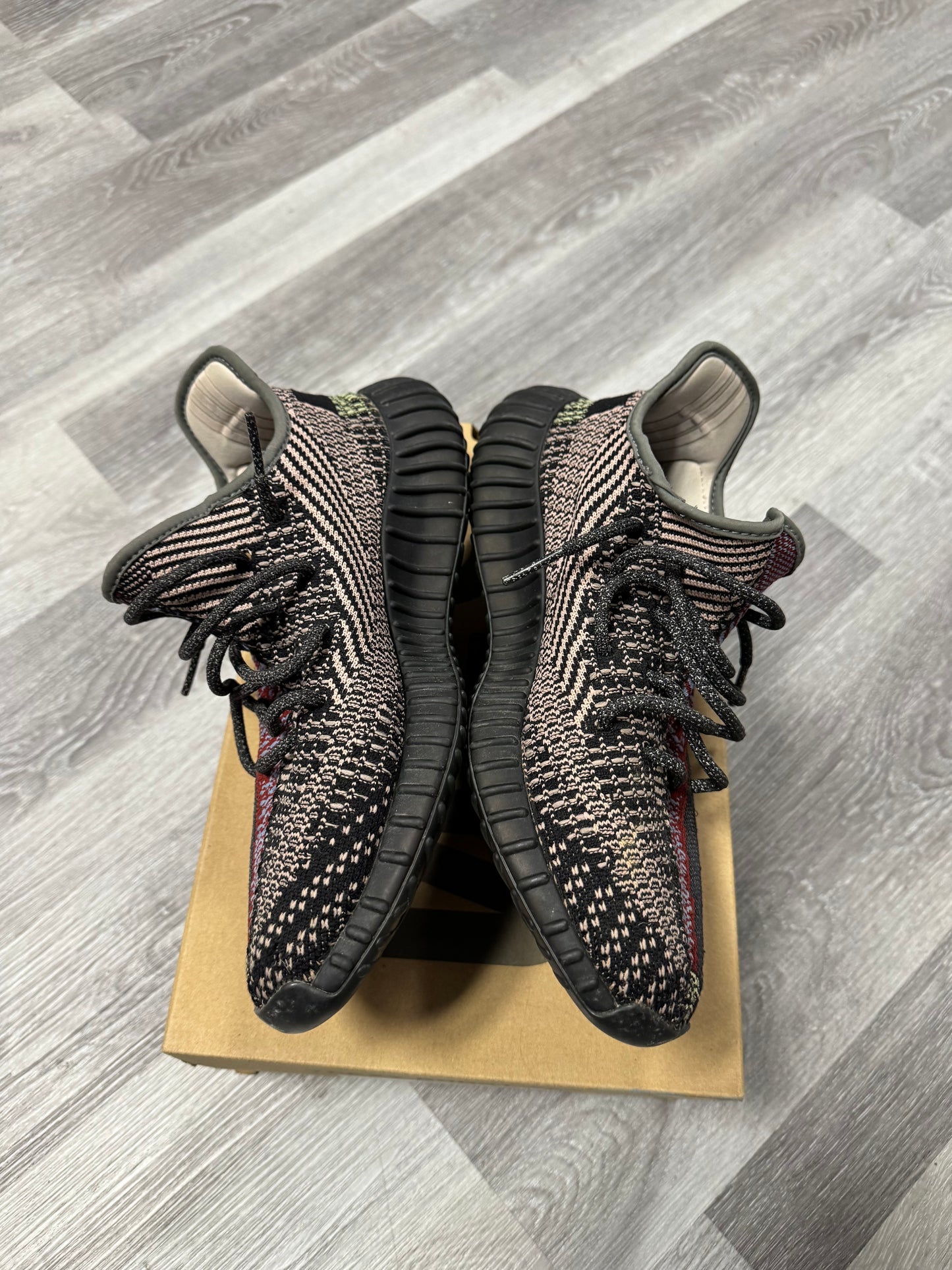 Yeezy 350 Yecheil / Preowned