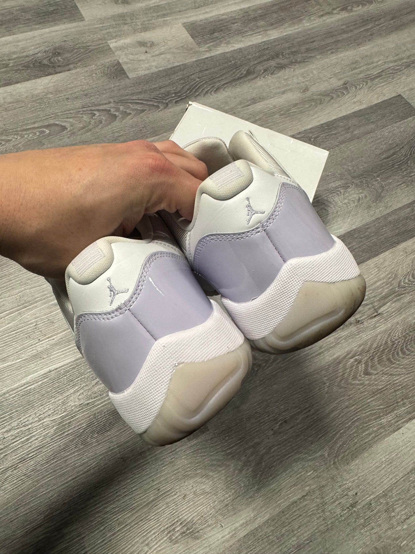 Jordan 11 Low Pure Violet / Preowned