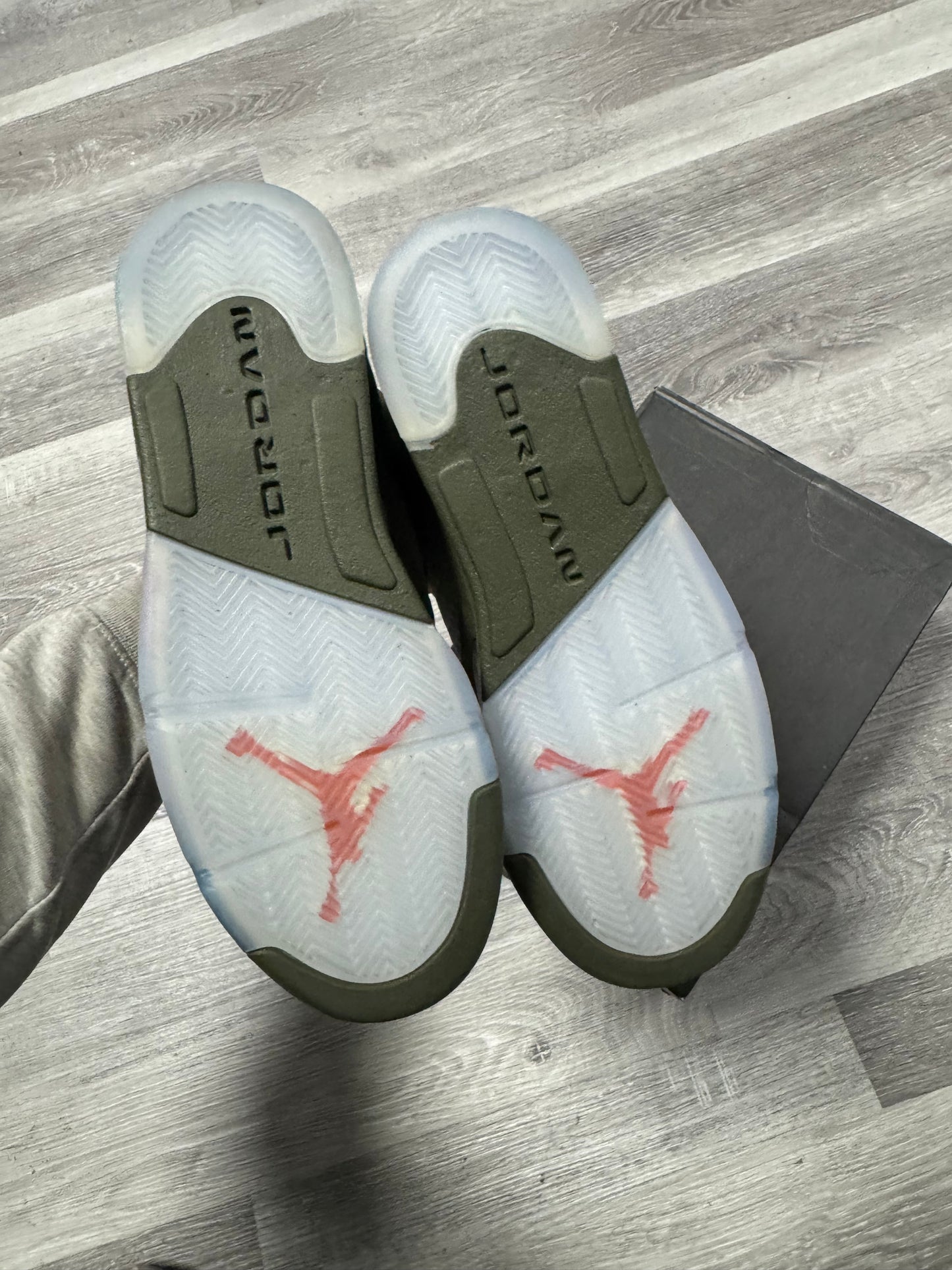 Jordan 5 Olive / Preowned