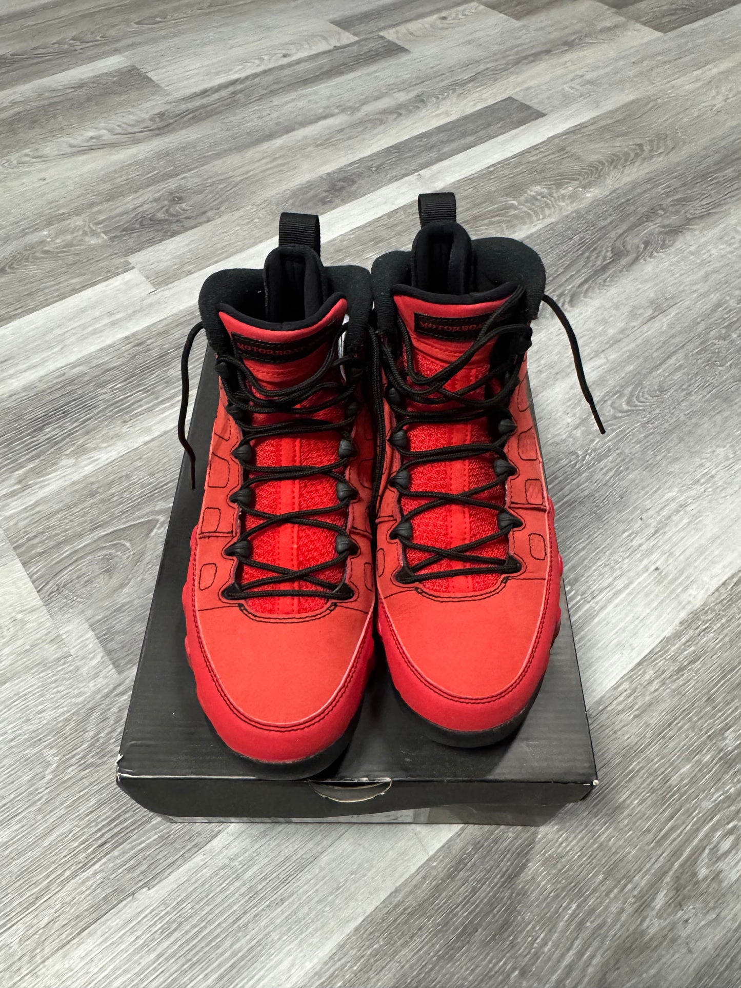 Jordan 9 Motorboat Jones / Preowned