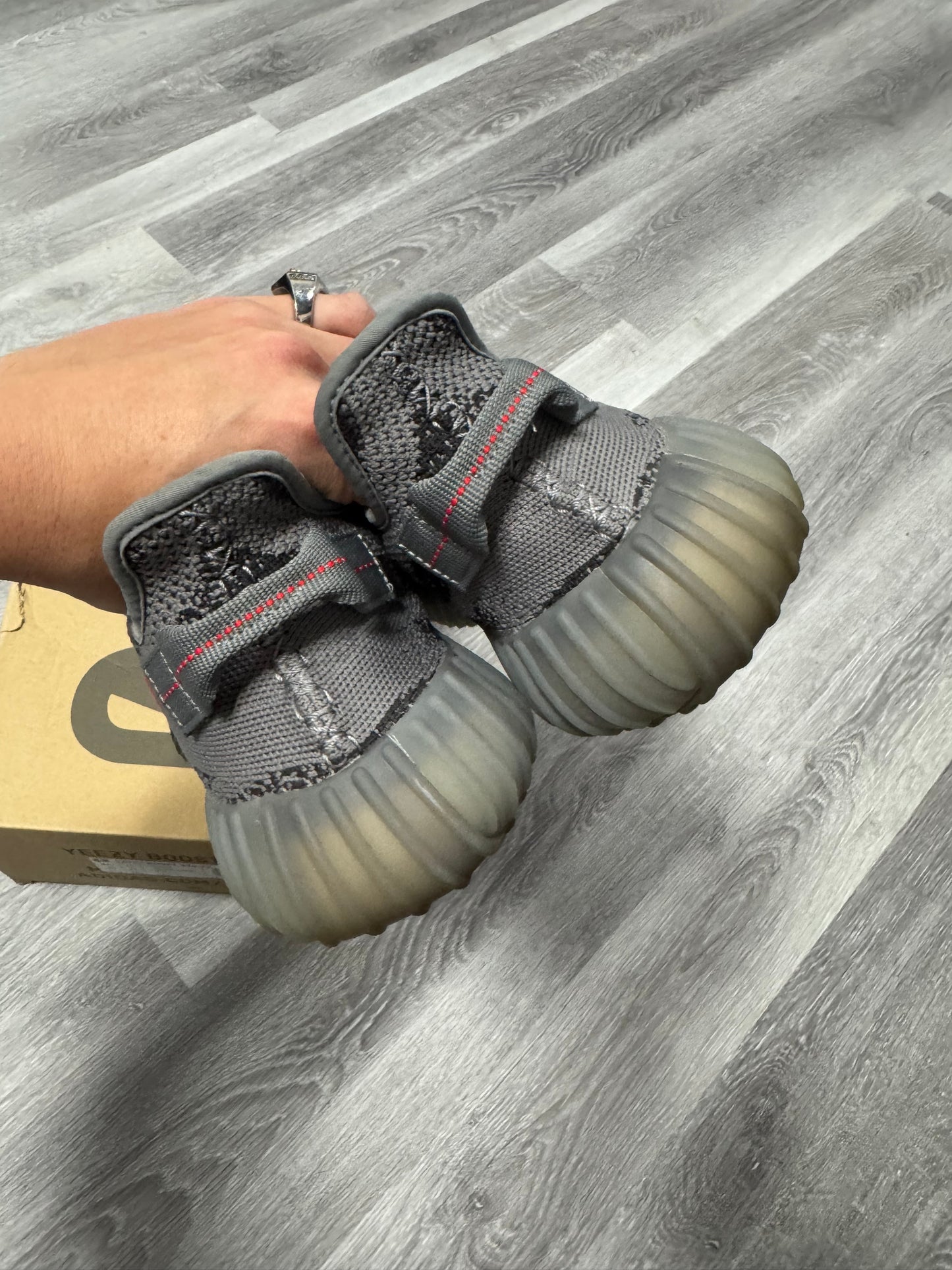 Yeezy 350 Beluga 2.0 / Preowned