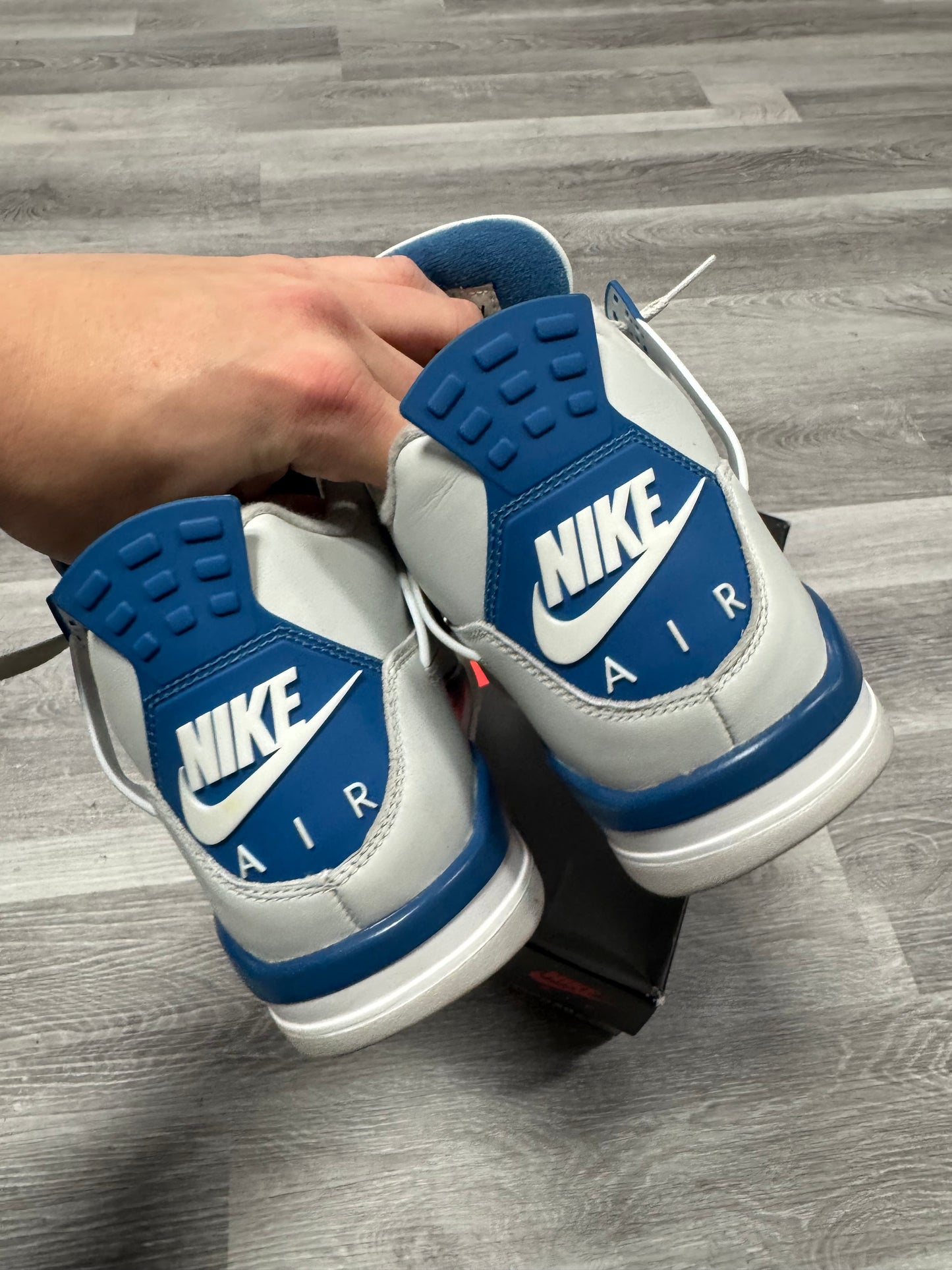 Jordan 4 Military Blue / Preowned