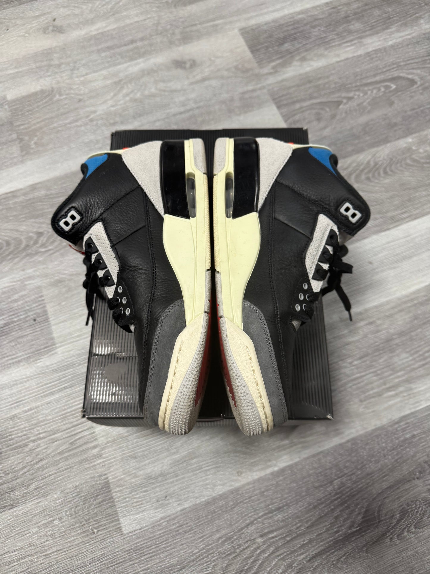 Jordan 3 Rare Air / Preowned