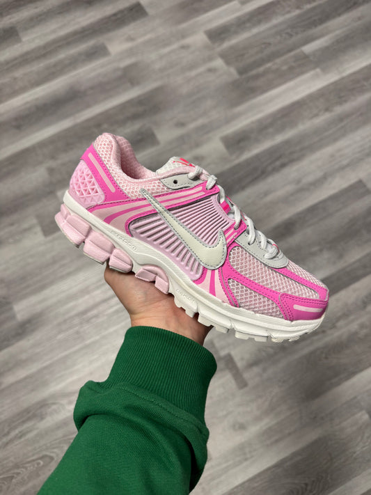 Nike Zoom Vomero 5 Hyper Pink / Brand New