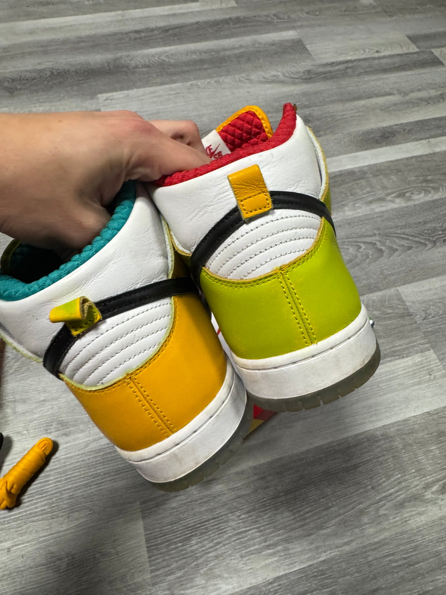 Dunk High SB All Love No Hate / Preowned