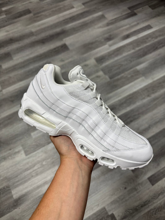 Air Max 95 Triple White / Brand New