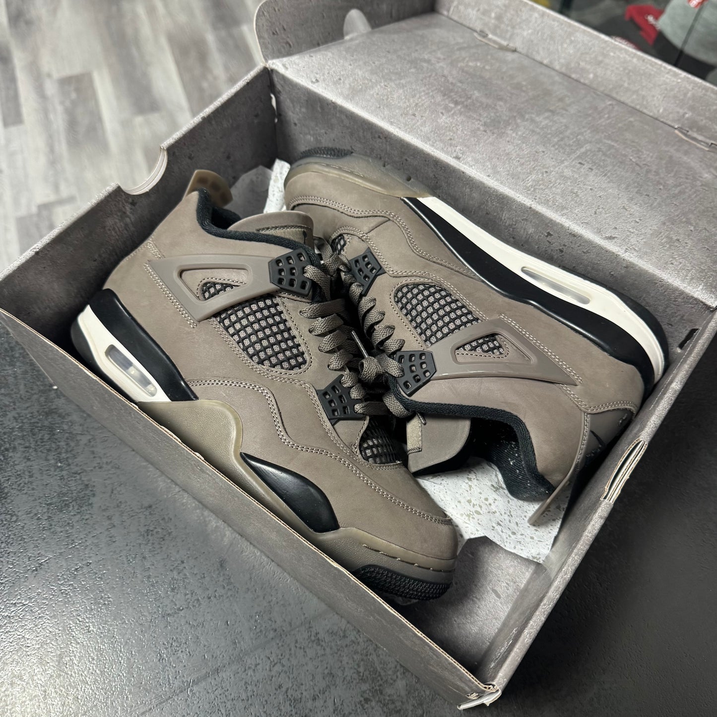 Jordan 4 Cave Stone / Preowned