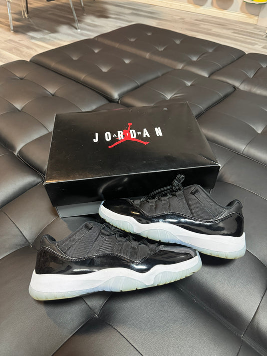 Jordan 11 Low Space Jam / Preowned