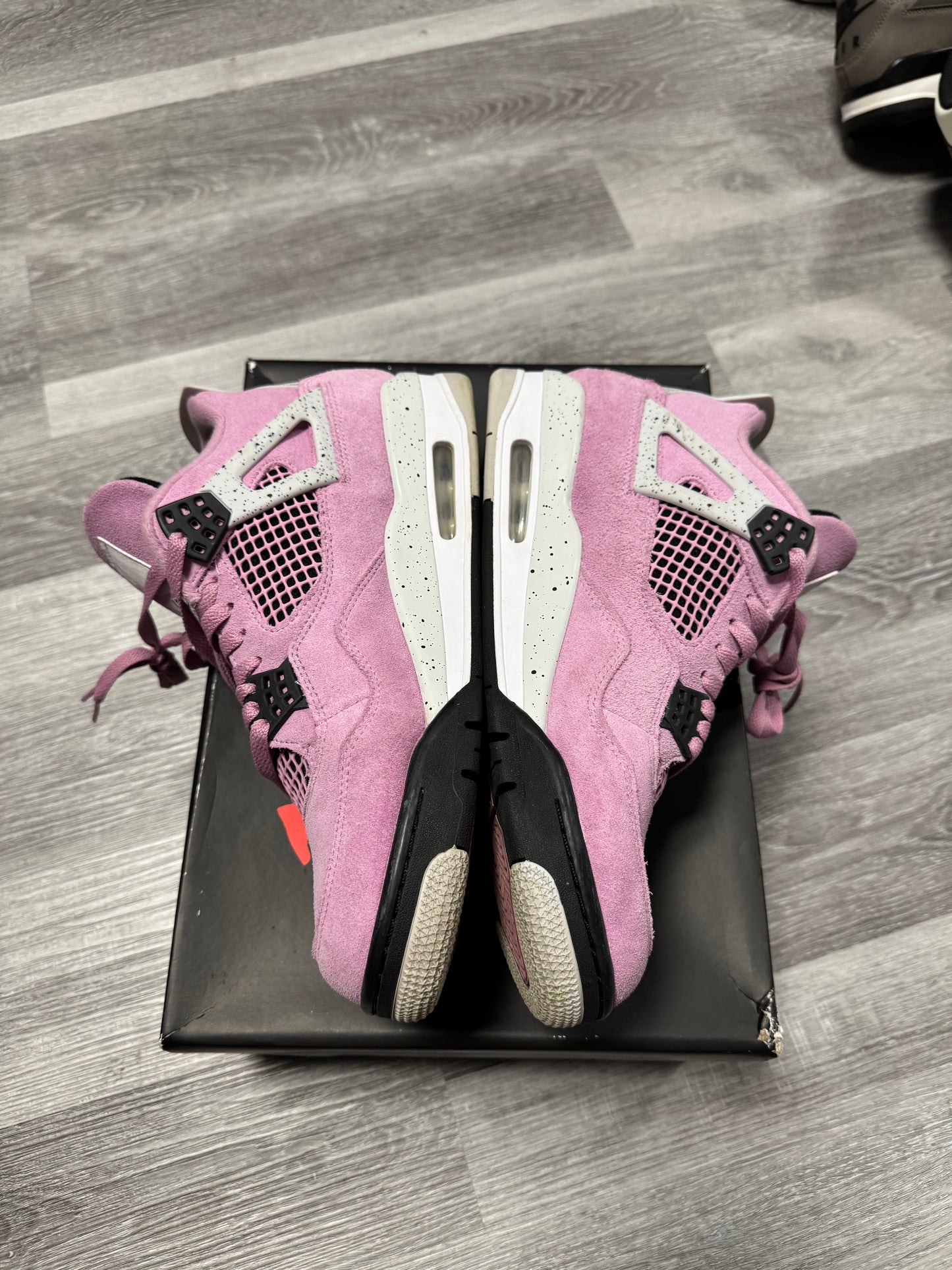 Jordan 4 Orchid / Preowned