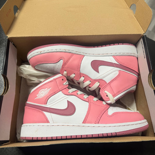 Jordan 1 Mid Valentines Day / Preowned