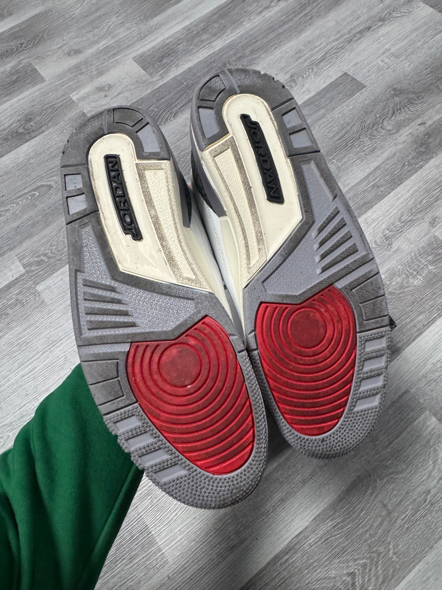 Jordan 3 Cement Grey / Preowned