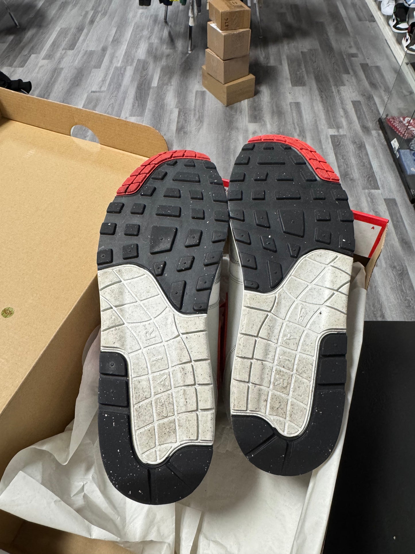 Air Max 1 Metallic Silver Red / Preowned