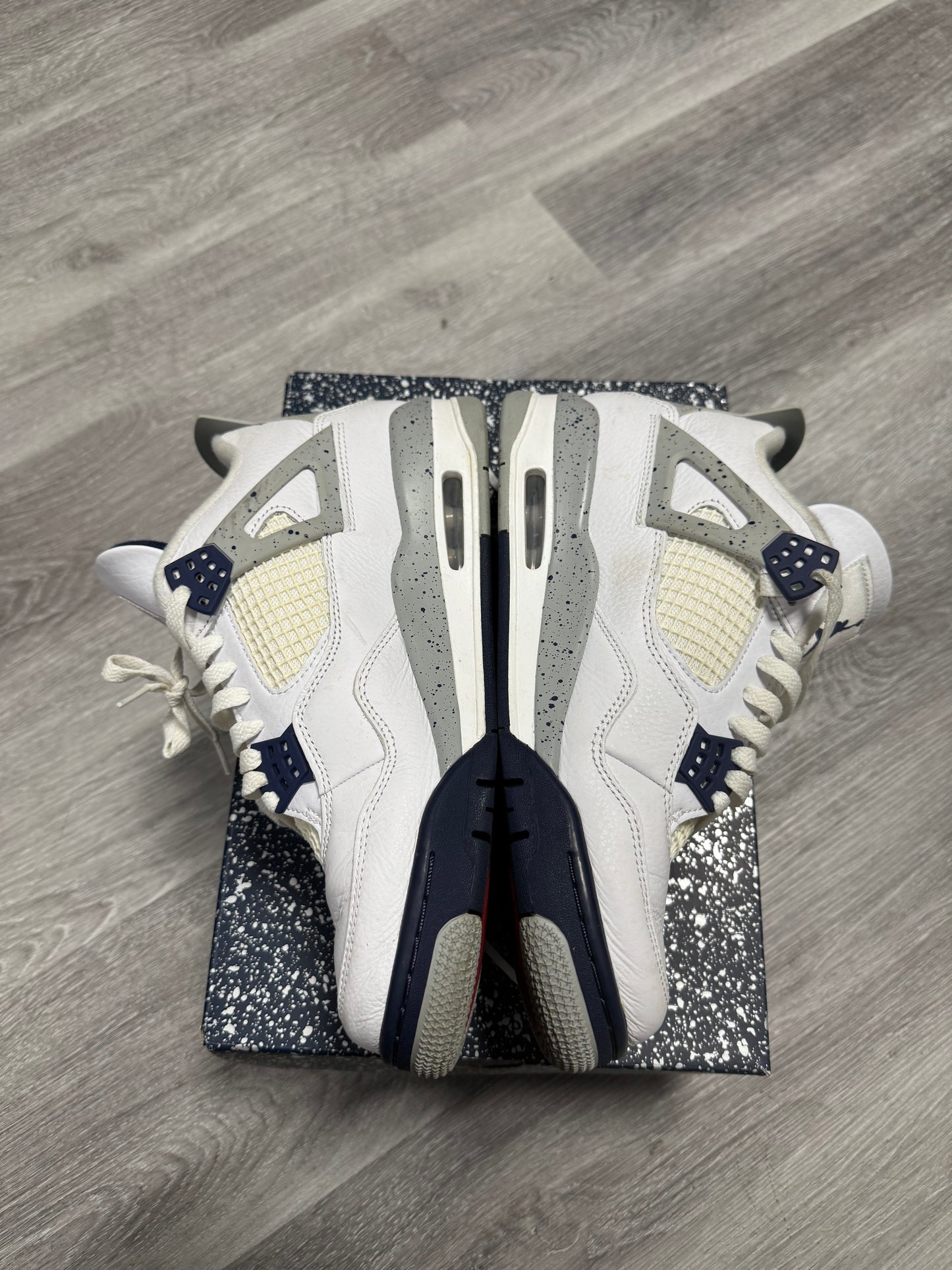 Jordan 4 Midnight Navy / Preowned