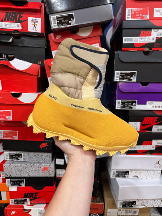 Yeezy Knit Runner Boot Sulfur / Brand New