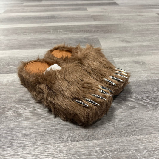 Bravest Studios Bear Claw (Brown) / Brand New