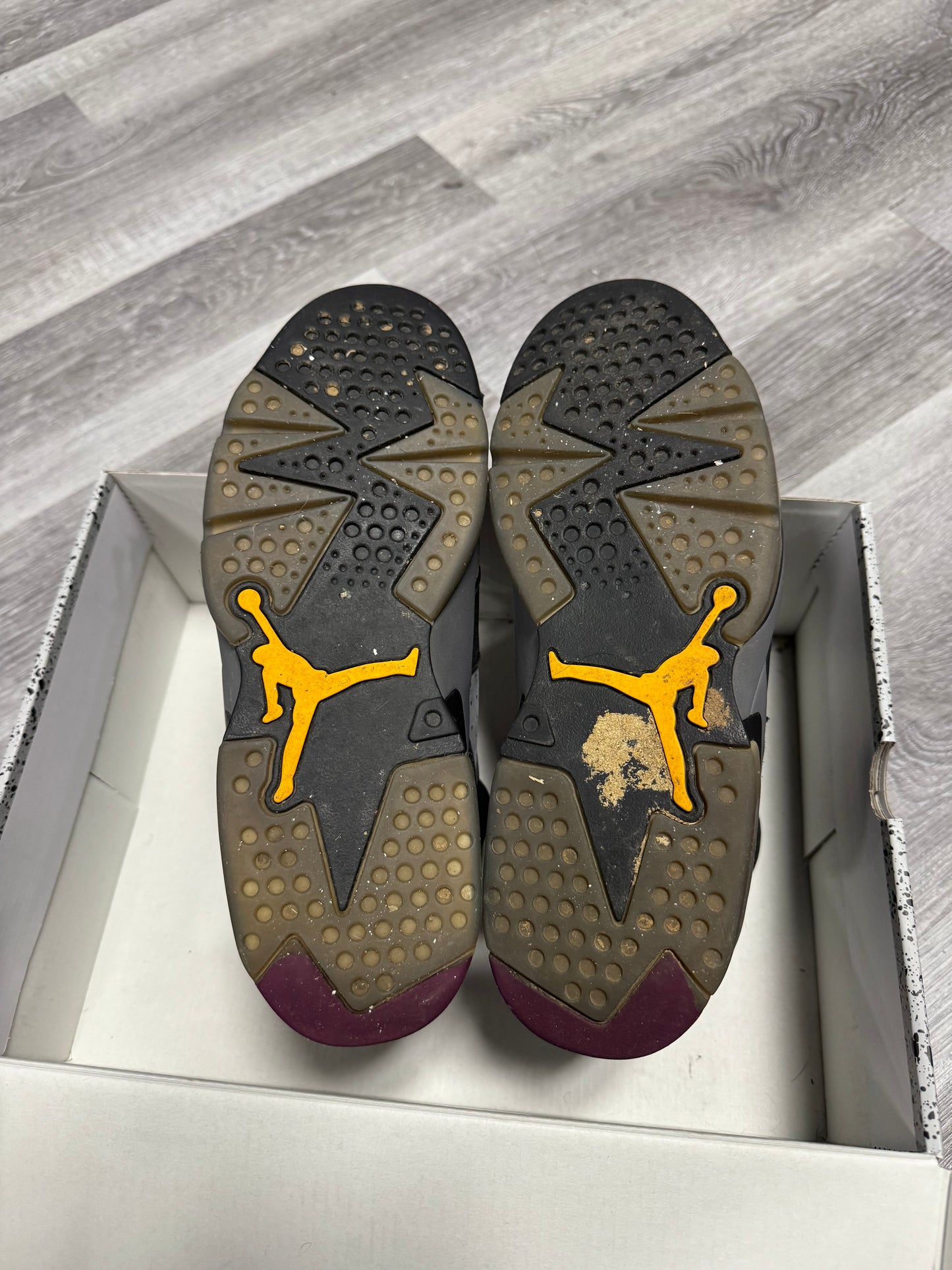 Jordan 6 Bordeaux / Preowned