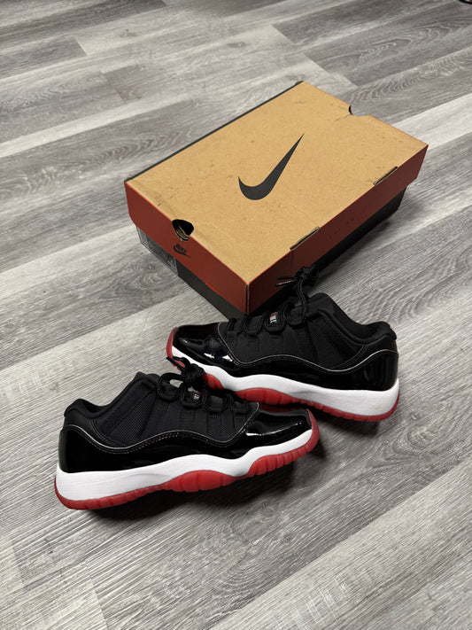 Jordan 11 Low Bred / Preowned