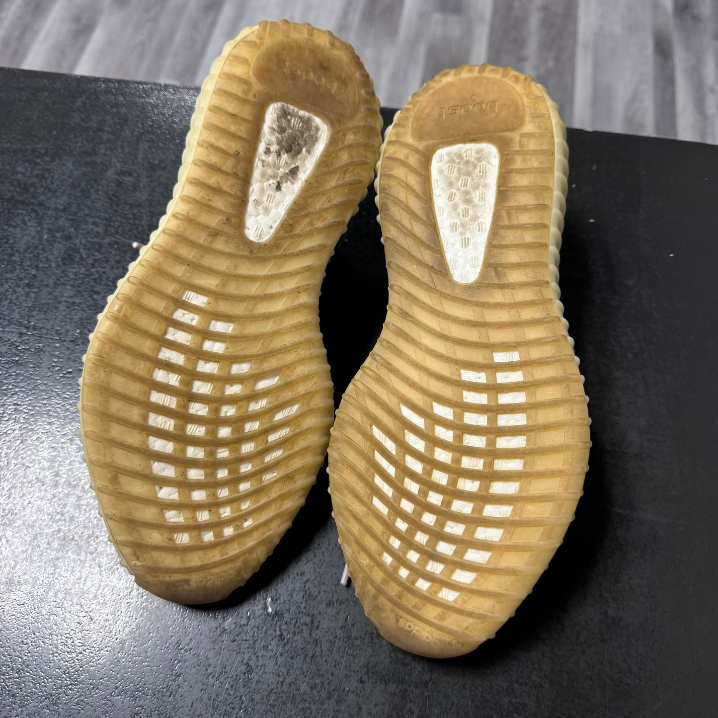 Yeezy 350 Ash Pearl / Preowned