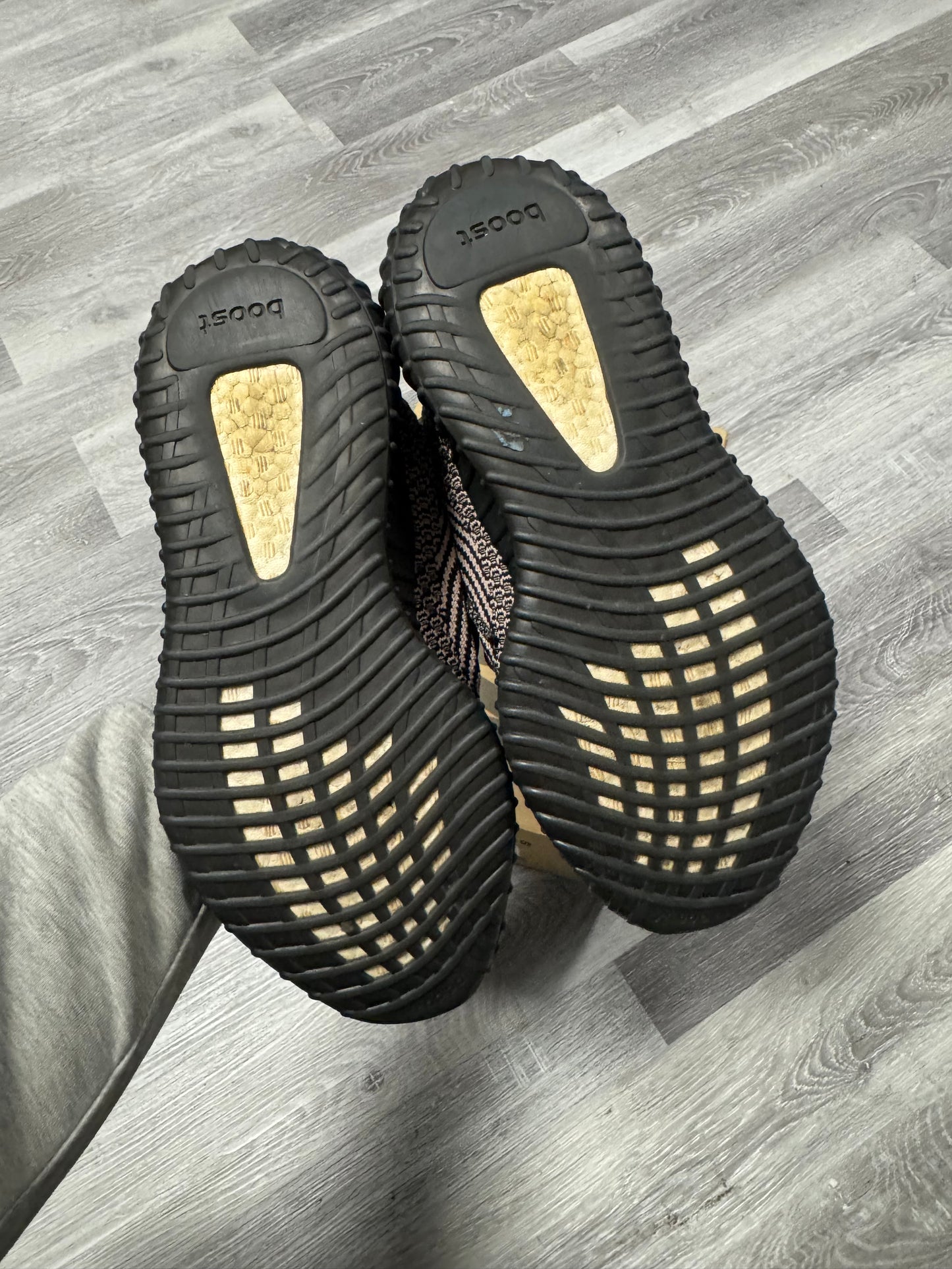 Yeezy 350 Yecheil / Preowned