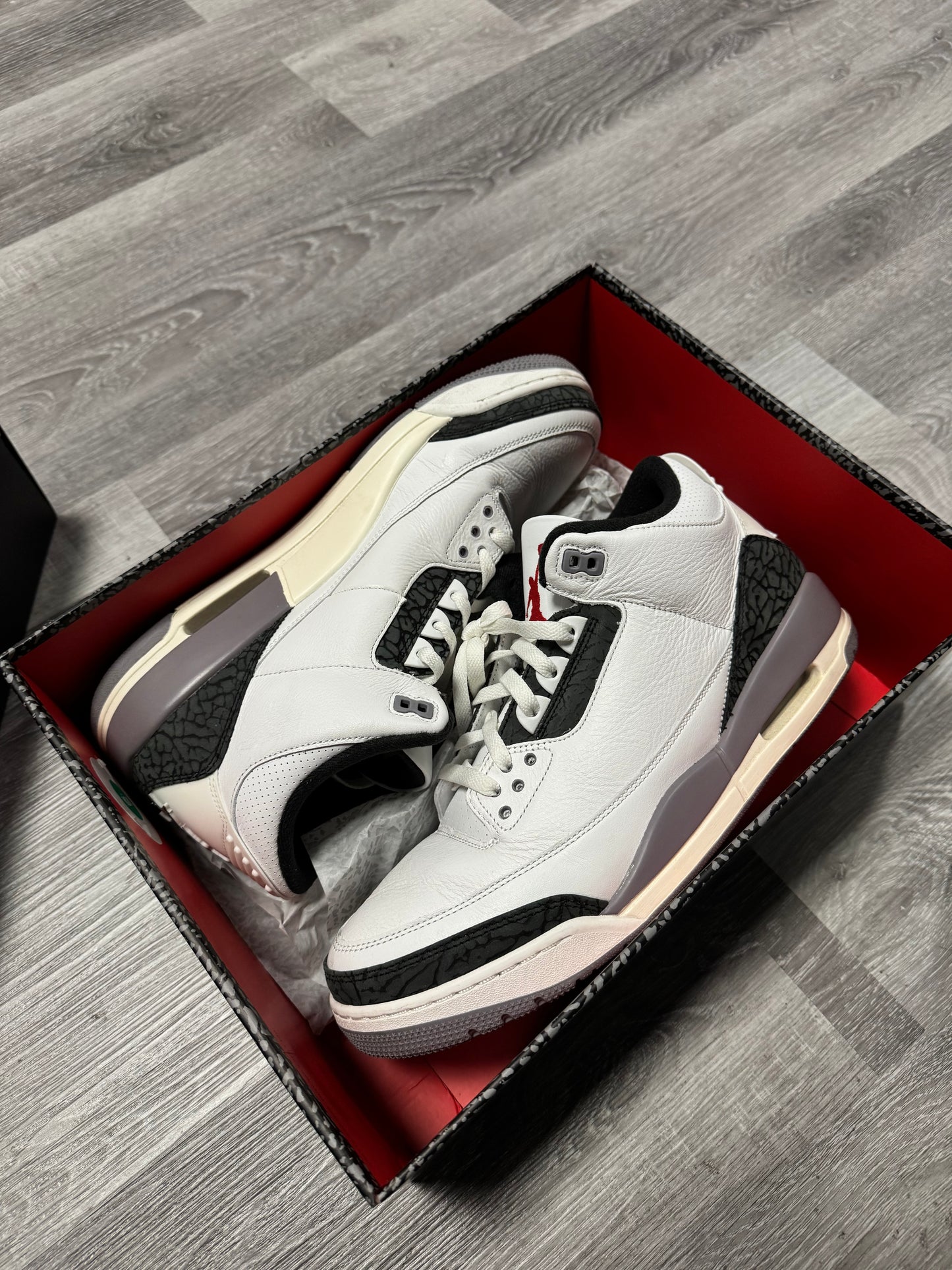 Jordan 3 Cement Grey / Preowned