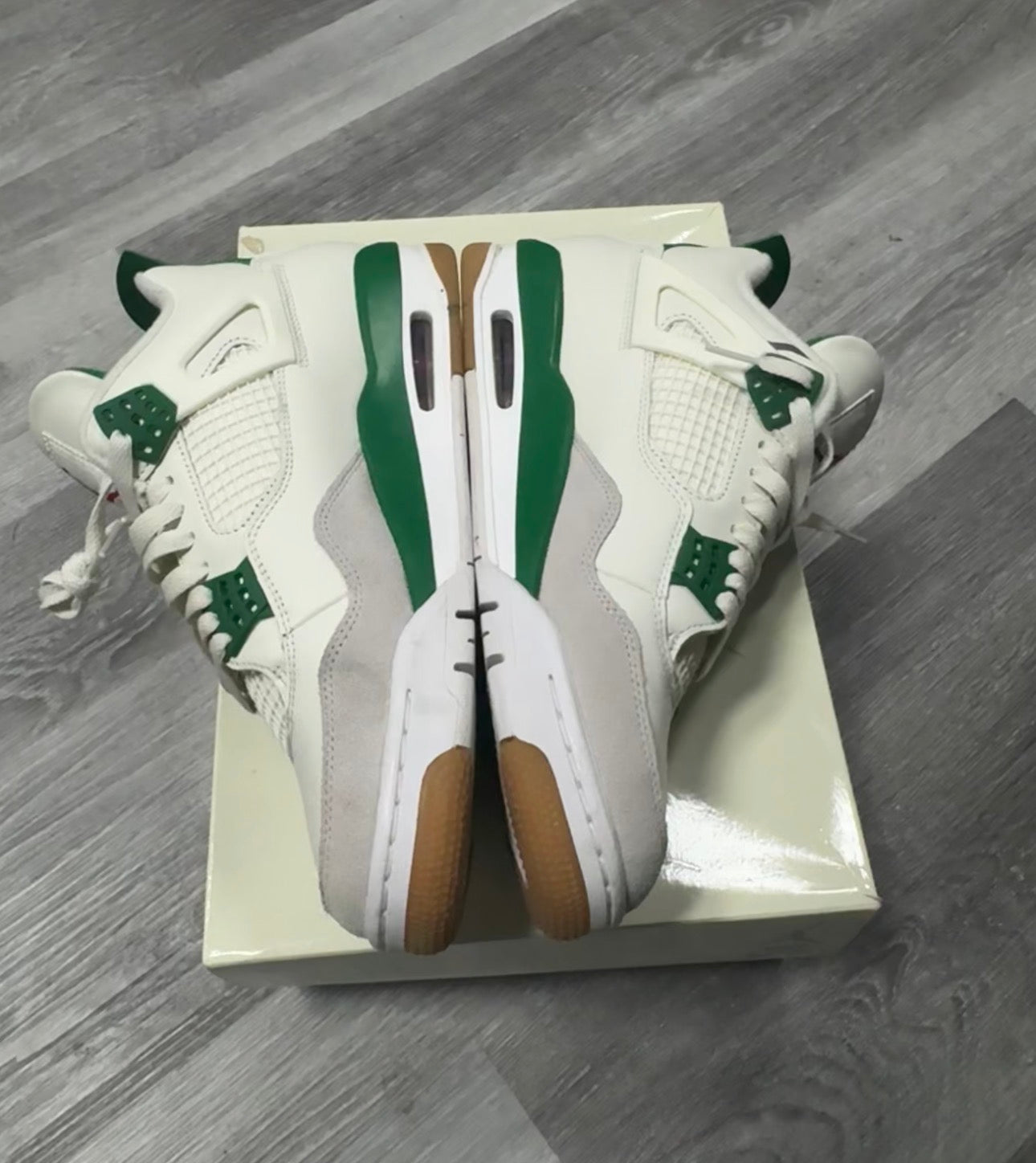 Jordan 4 SB Pine Green / Preowned