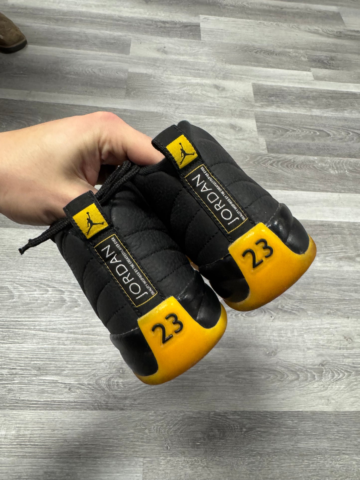 Jordan 12 University Gold / Preowned