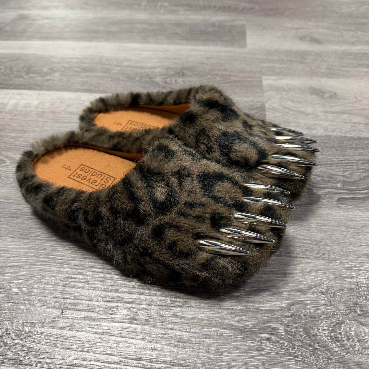 Bravest Studios Leopard Claw / Brand New