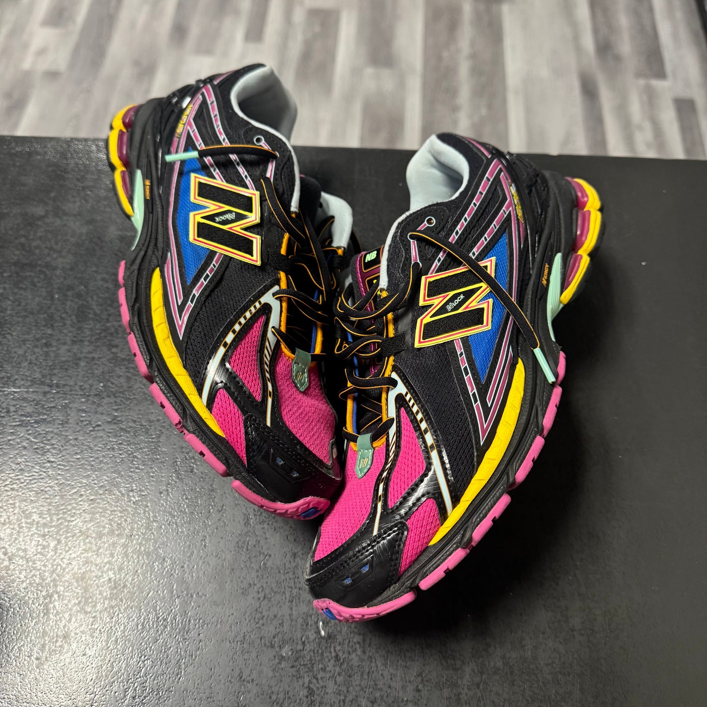 New Balance 1906R Neon Nights / Preowned