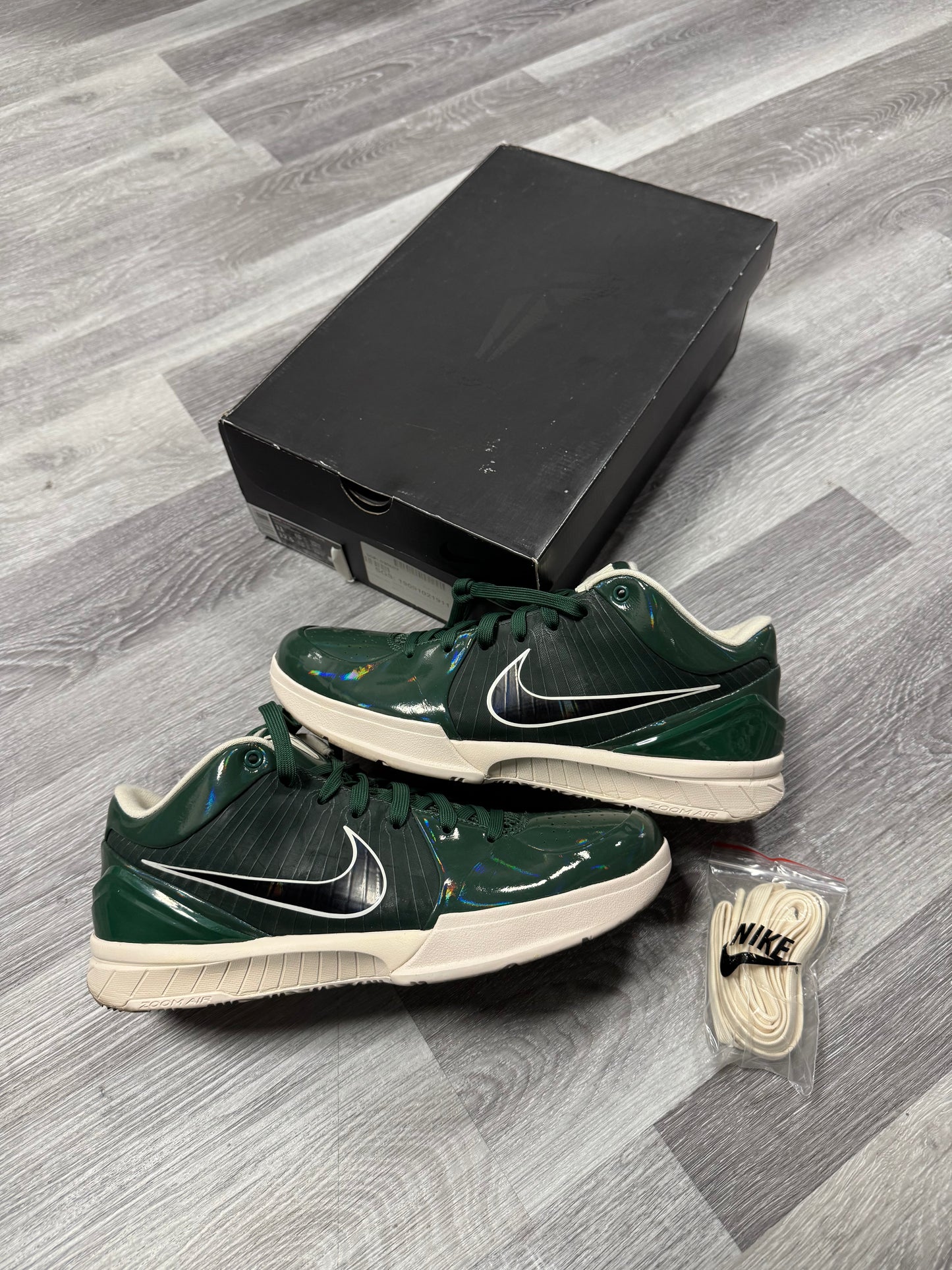 Kobe 4 UNDFTD Milwaukee Bucks / Preowned