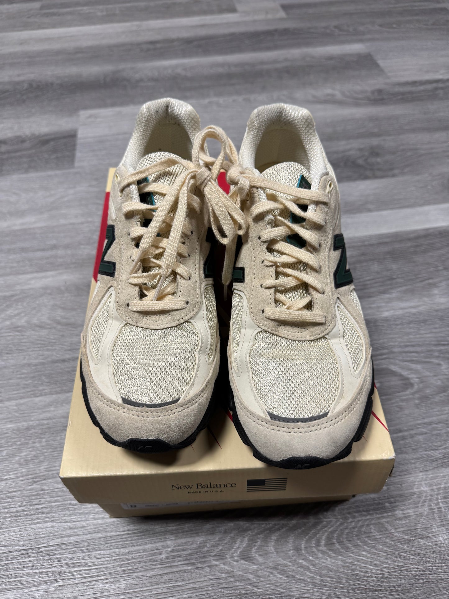 New Balance 990 Macadamia / Preowned