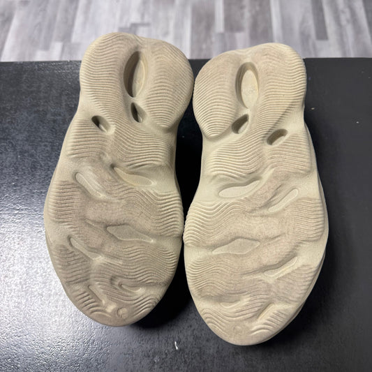Yeezy Foam Runner Desert Sand / Preowned
