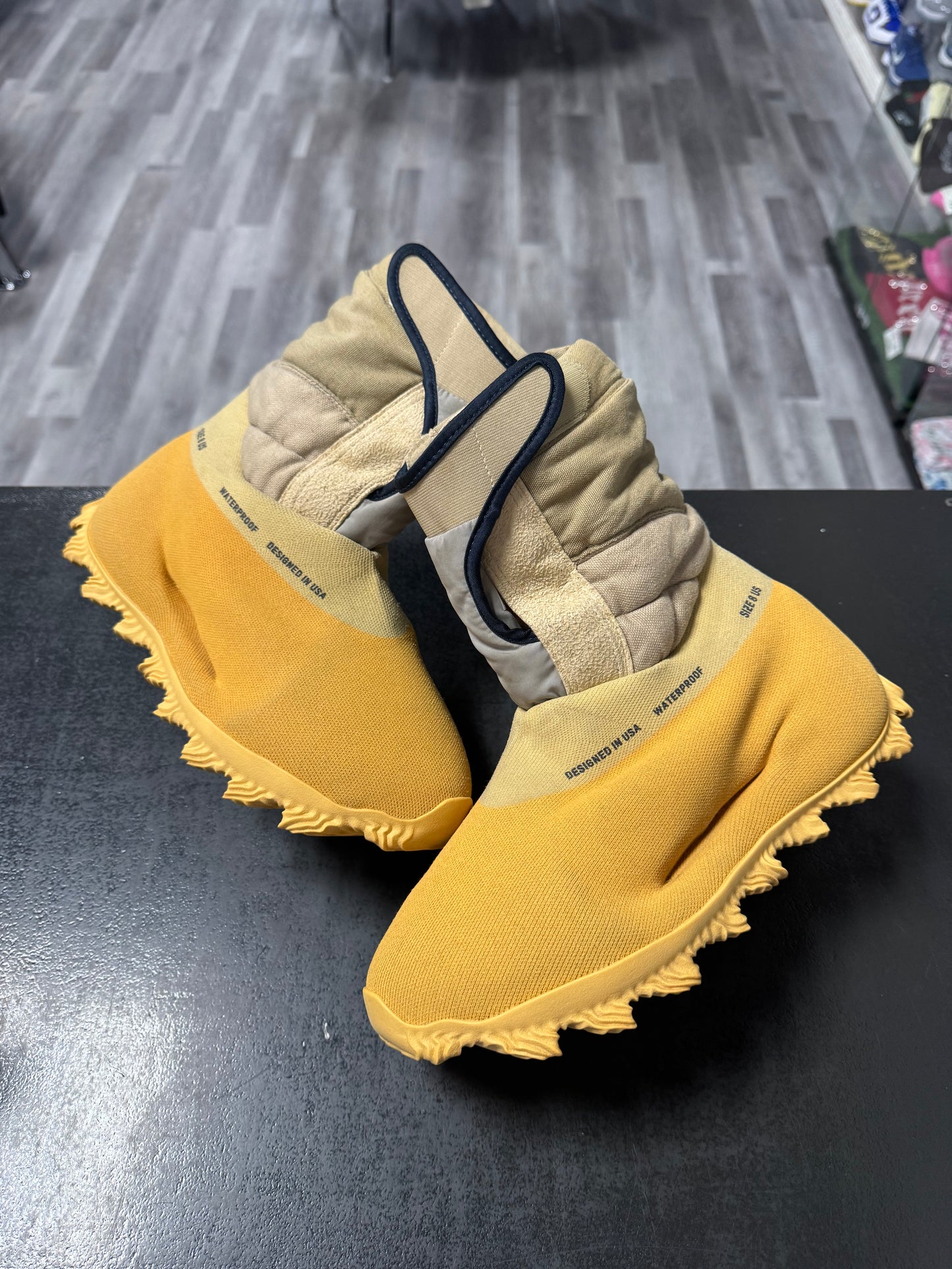 Yeezy Knit Runner Boot Sulfur / Preowned