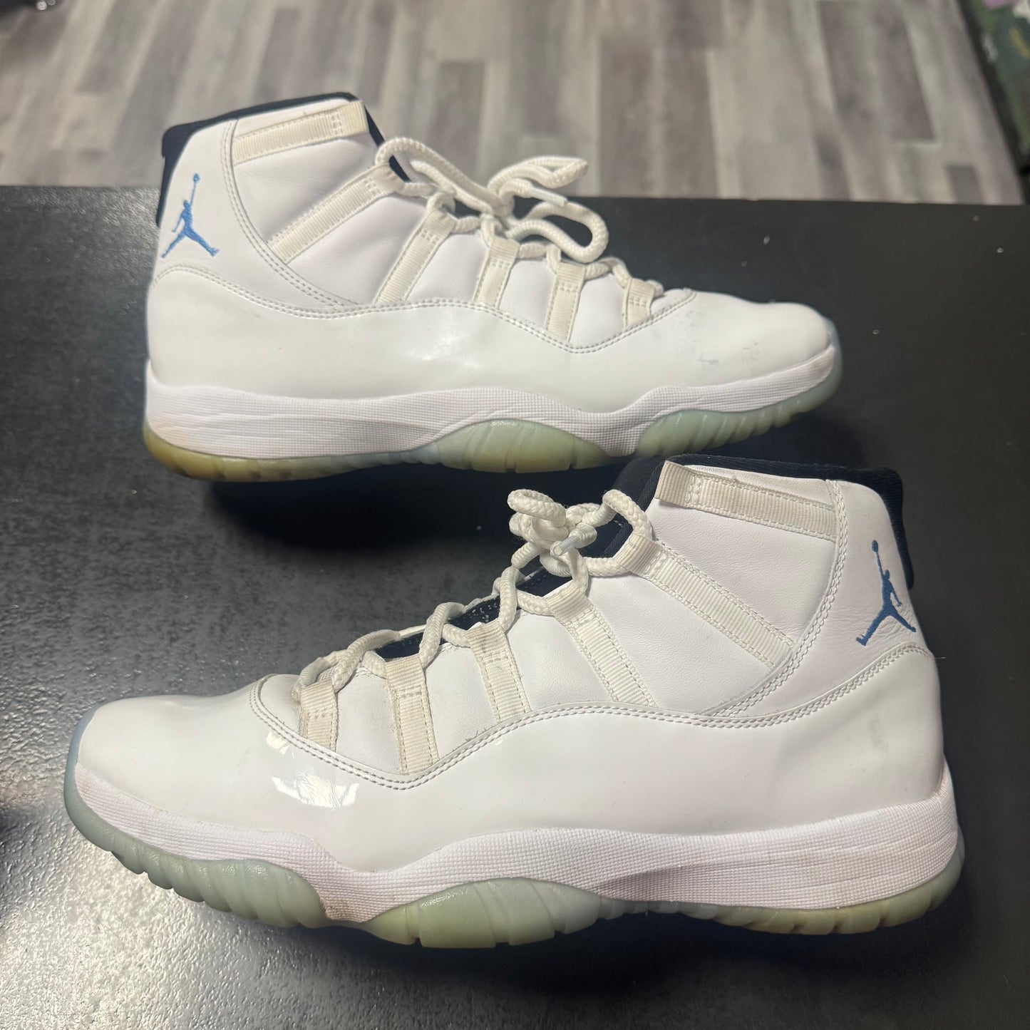 Jordan 11 Legend Blue / Preowned