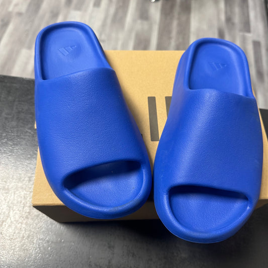 Yeezy Slide Azure / Preowned